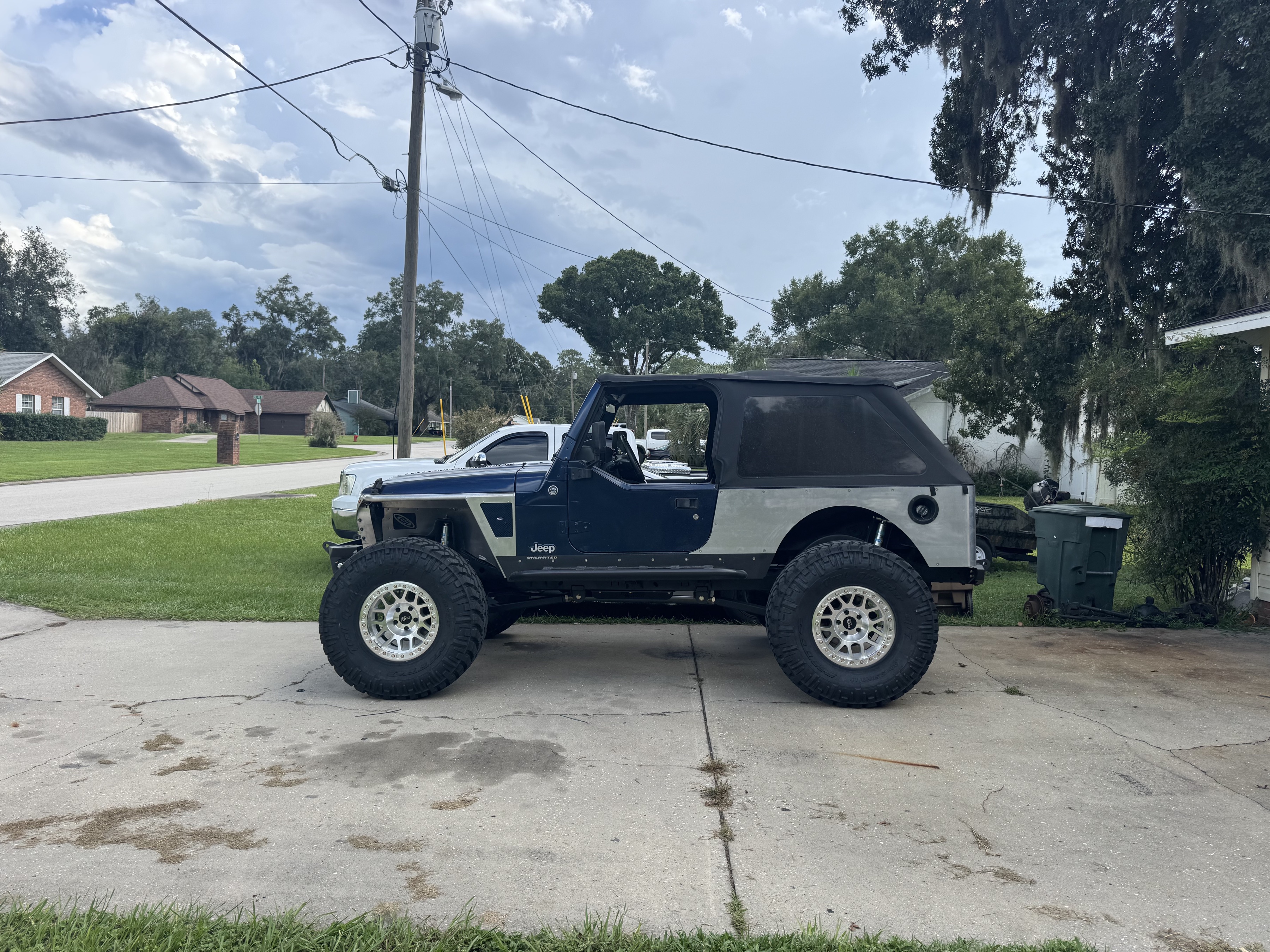 2004 LJ