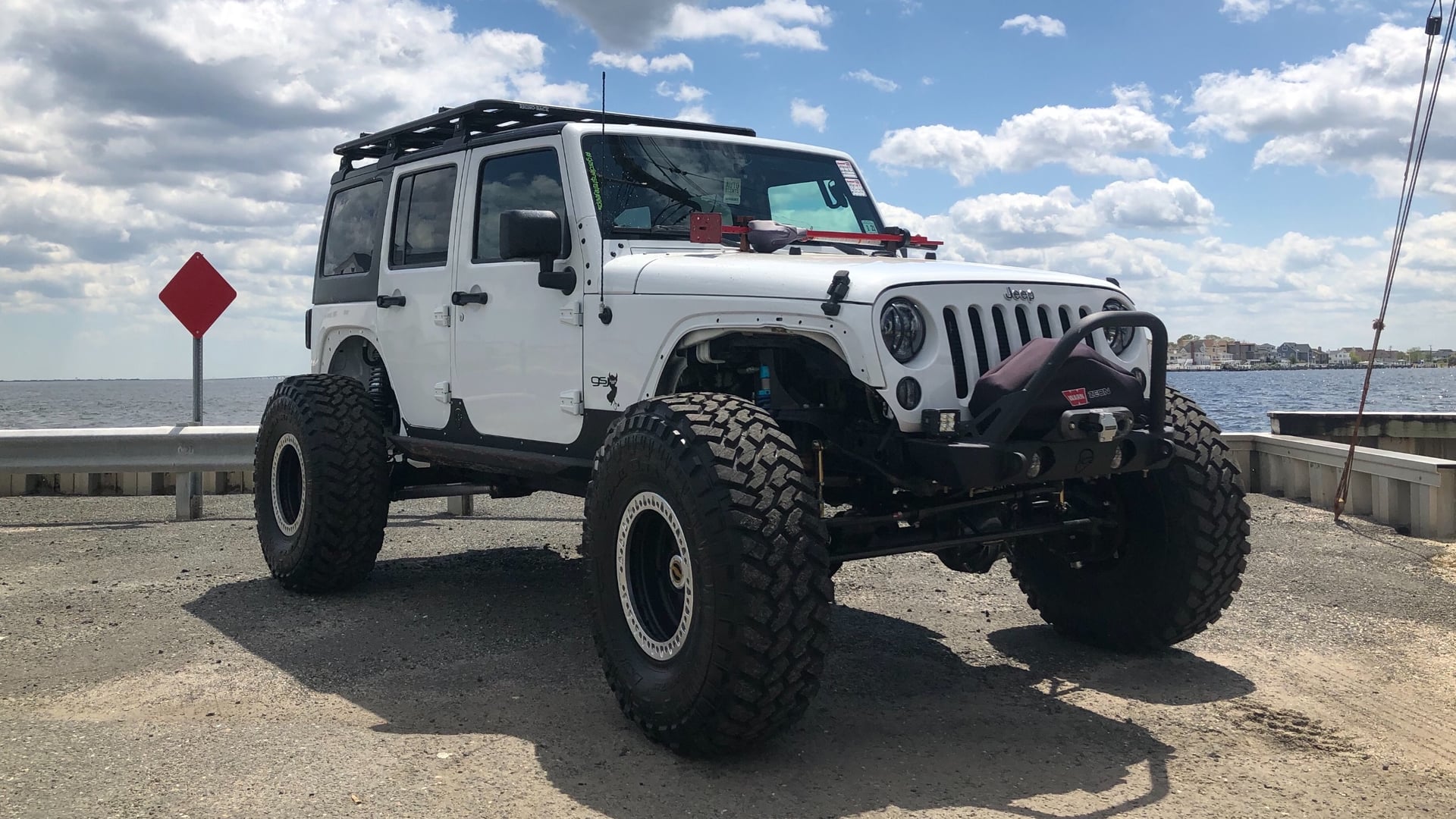2016 Jeep Wrangler JKU on GlobeX Performance parts
