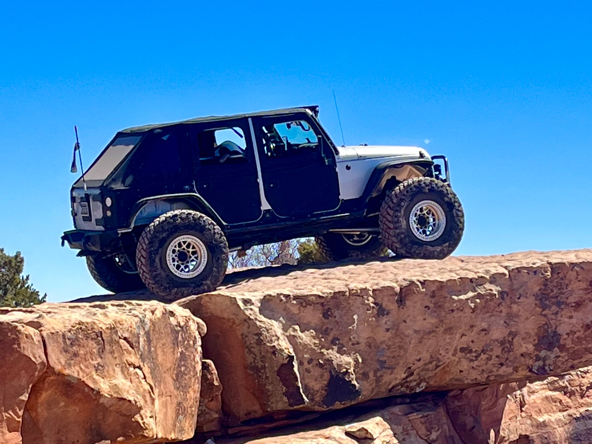 2009 Jeep Wrangler JKU on Rock Solid Fabrication parts